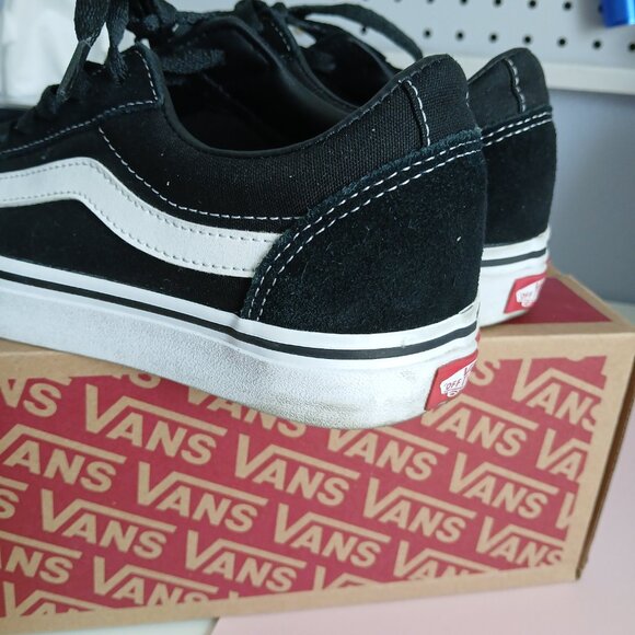 Vans Ward Women's SIze 8 Black and White Suede and Canvas Sneakers - Picture 5 of 14